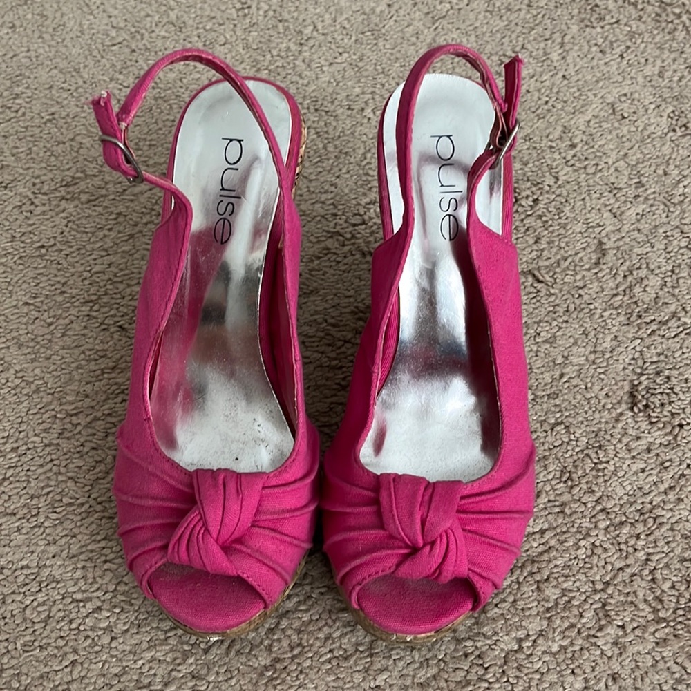 Pulse Wedge Sandals